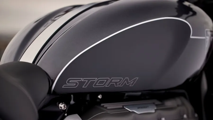 Triumph Rocket photo 6