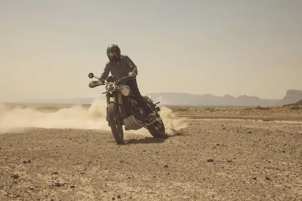 Triumph Scrambler photo 2