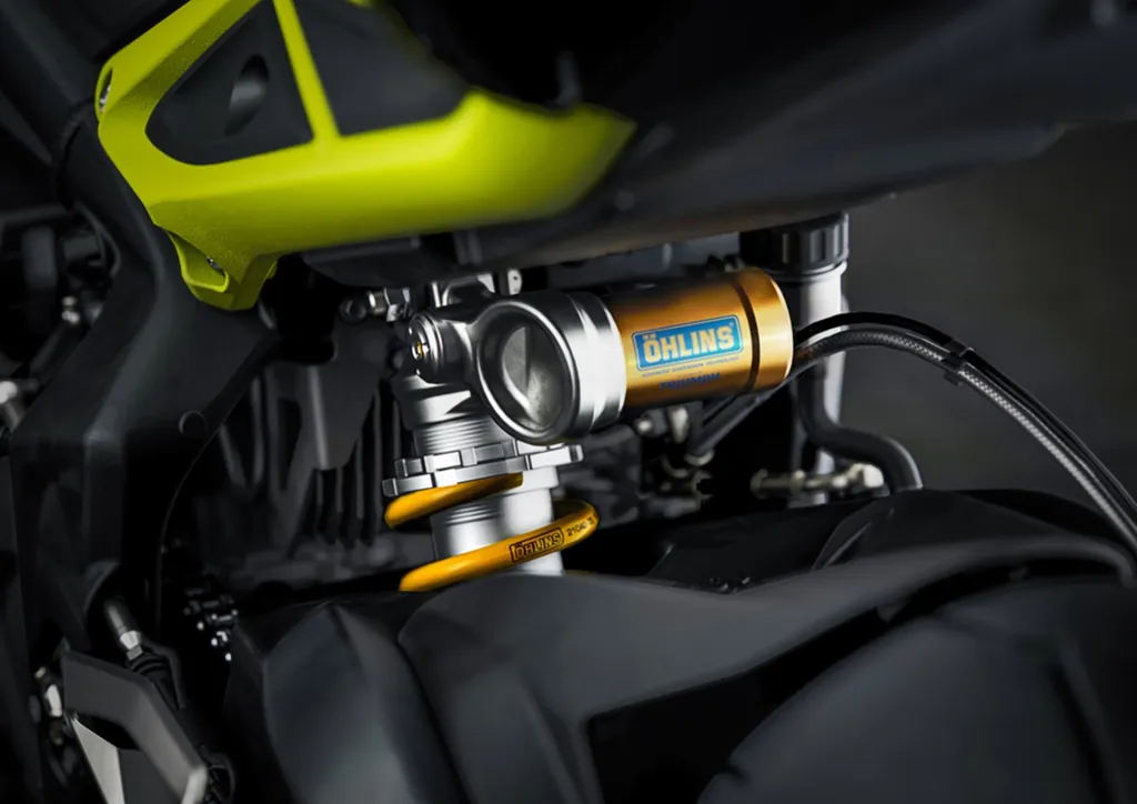 Triumph Street Triple photo 8