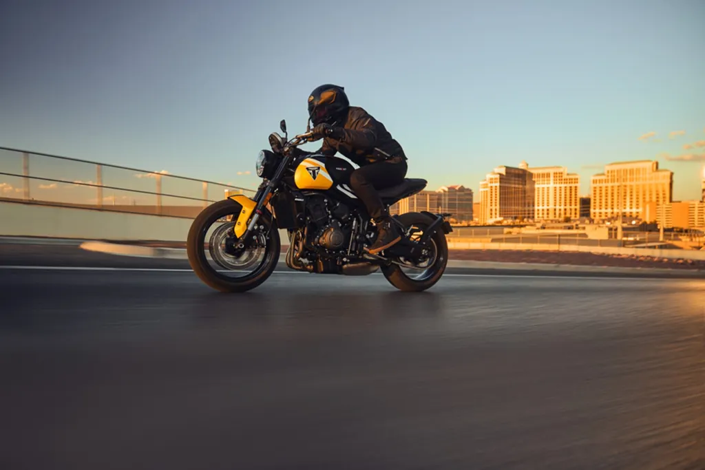 Triumph Trident photo 3