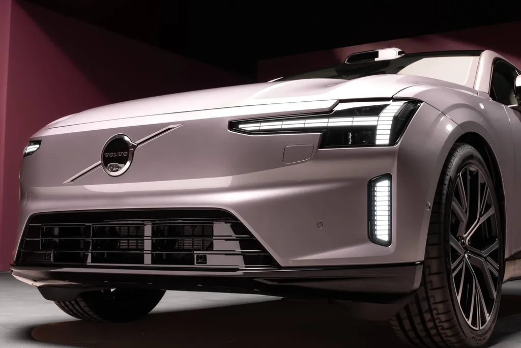 Volvo ES90 photo 3