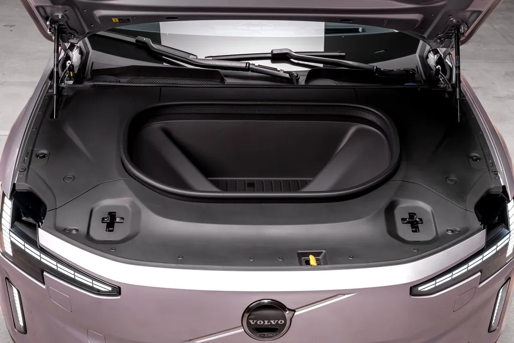 Volvo ES90 photo 4