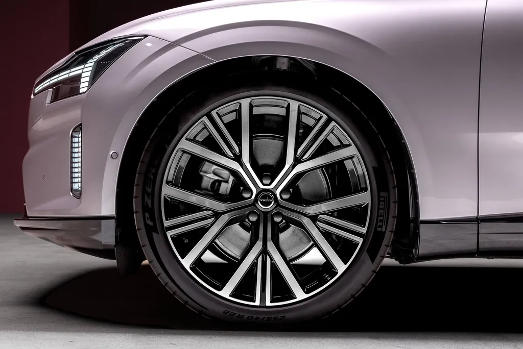 Volvo ES90 photo 6
