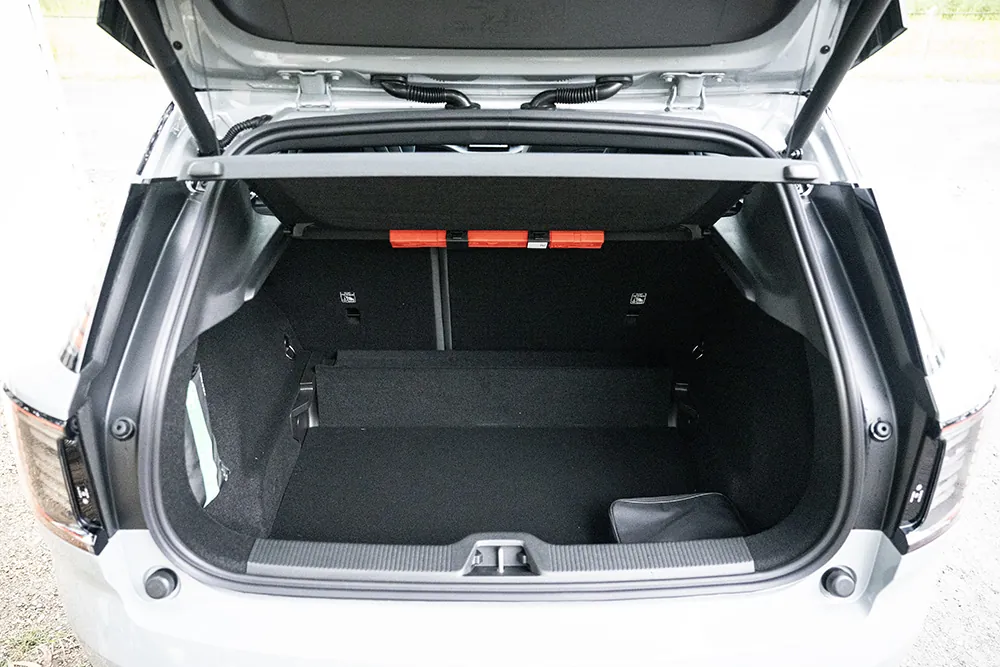Volvo EX30 Cross Country photo 12