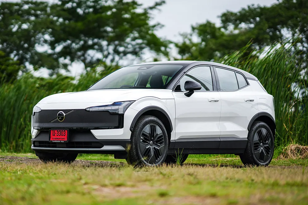 Volvo EX30 Cross Country photo 5