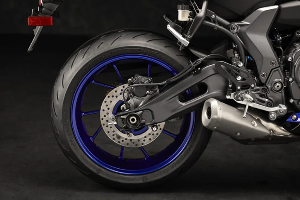 Yamaha R7 photo 8