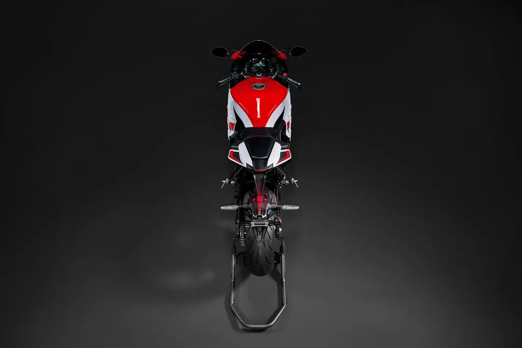 Yamaha R9 photo 3