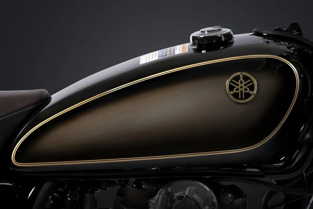Yamaha SR400 photo 4
