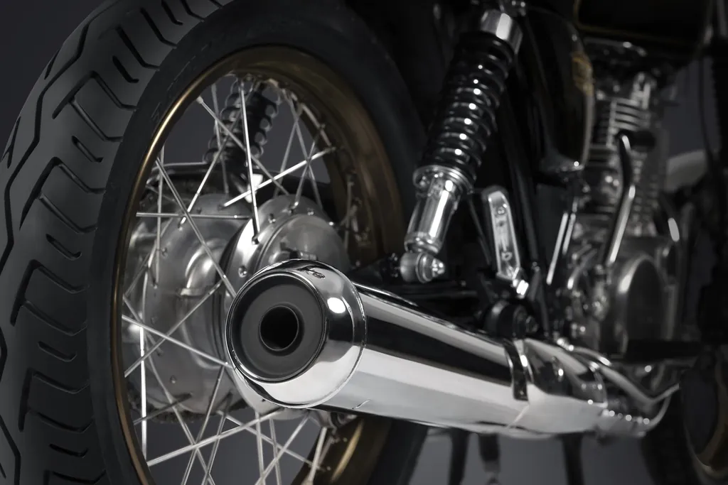 Yamaha SR400 photo 6