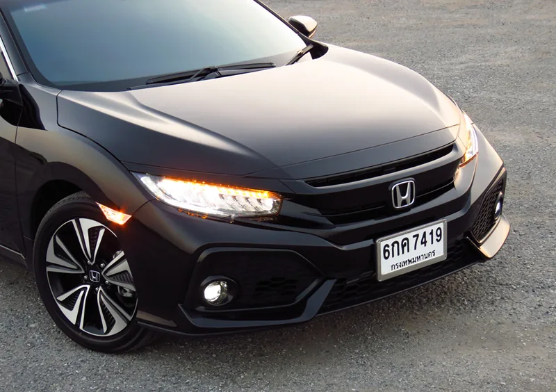 Honda Civic Hatchback Turbo ราคาและรีวิว