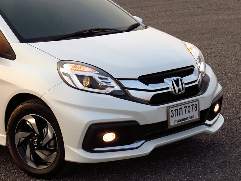 Honda Mobilio ราคาและรีวิว
