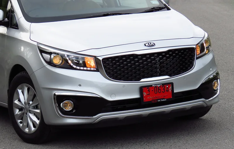 Kia Grand Carnival ราคาและรีวิว