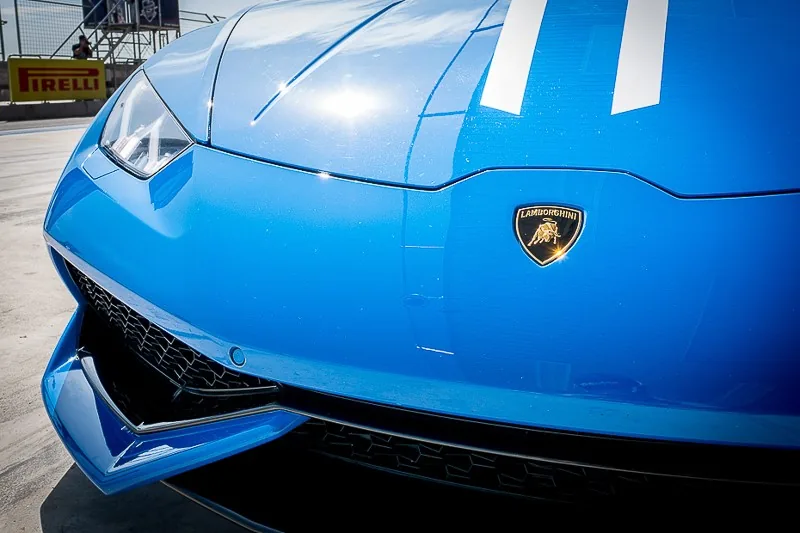 Lamborghini Huracan ราคาและรีวิว