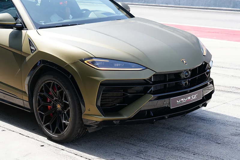 Lamborghini Urus SE ราคาและรีวิว