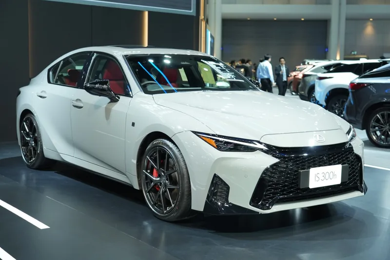 Lexus Is