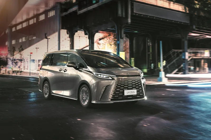 Lexus Lm ราคาและรีวิว