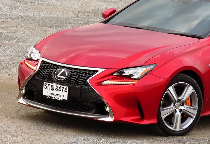 Lexus RC200T ราคาและรีวิว