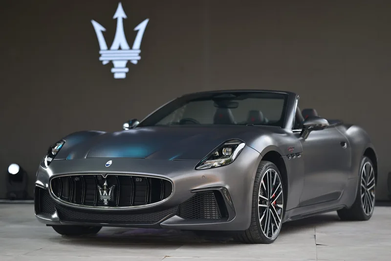 Maserati Grancabrio ราคาและรีวิว