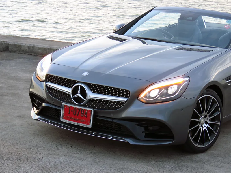 Mercedes-Benz Slc300 Mercedes ราคาและรีวิว
