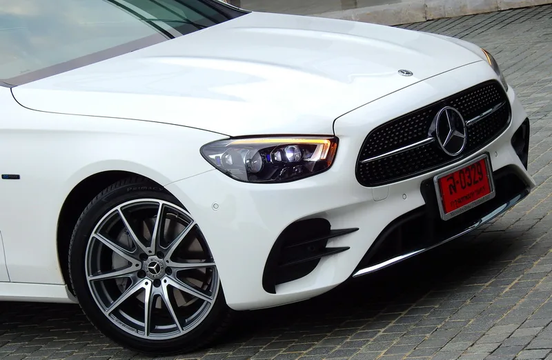 Mercedes-Benz E 300