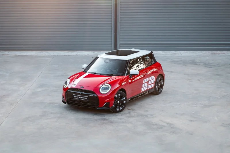 Mini John Cooper Works ราคาและรีวิว