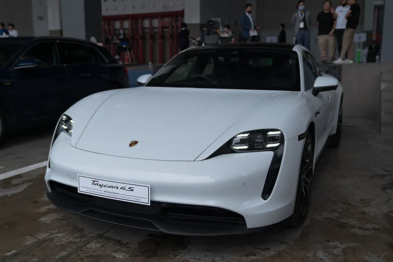 Porsche Taycan 4S ราคาและรีวิว