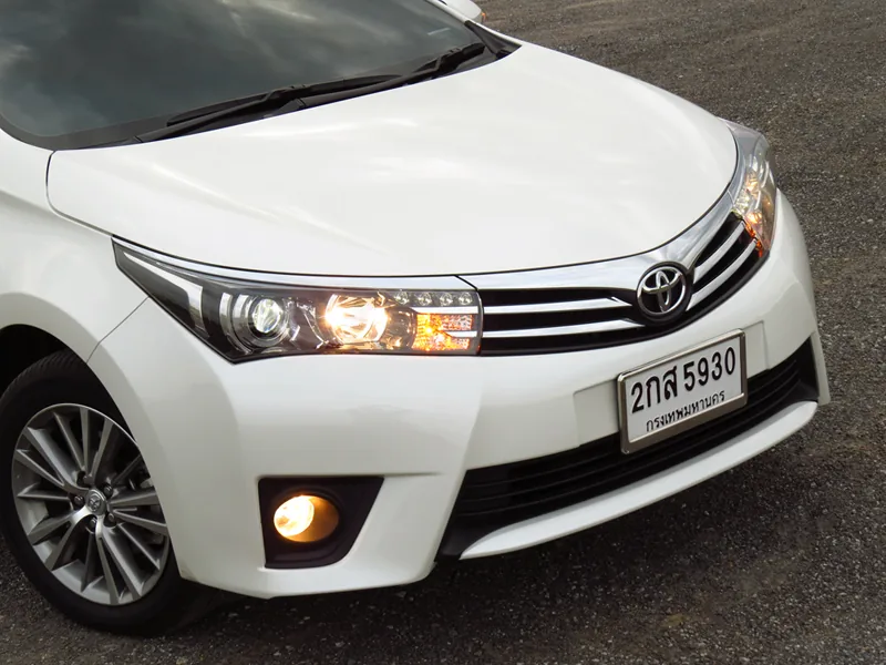 Toyota Corolla Altis ราคาและรีวิว