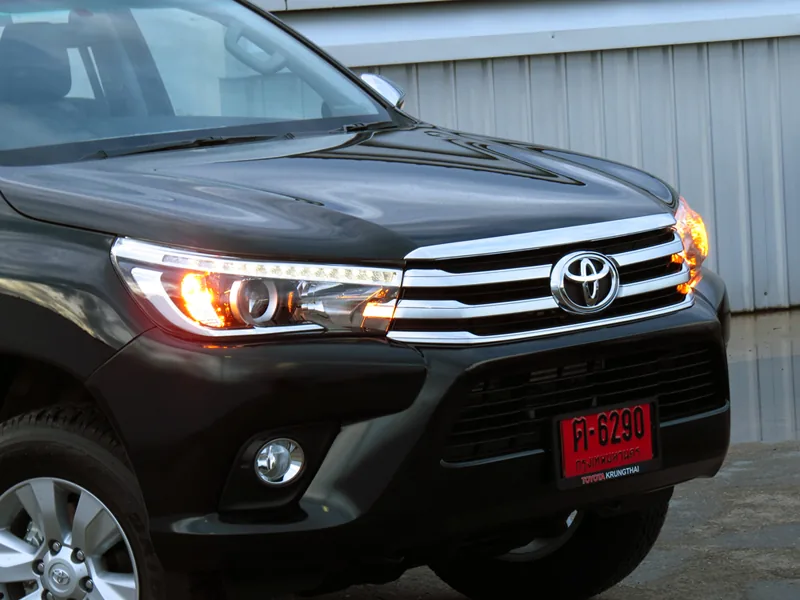 Toyota Hilux Revo ราคาและรีวิว