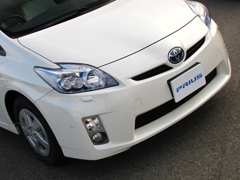 Toyota Prius ราคาและรีวิว