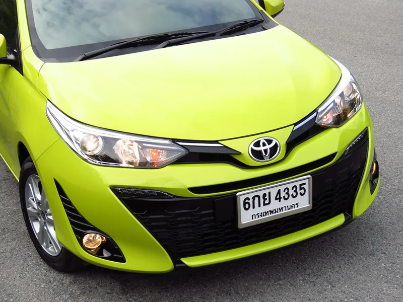 Toyota Yaris Hatchback ราคาและรีวิว