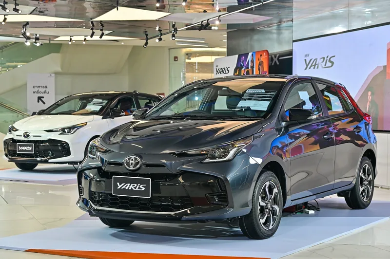 Toyota Yaris ราคาและรีวิว